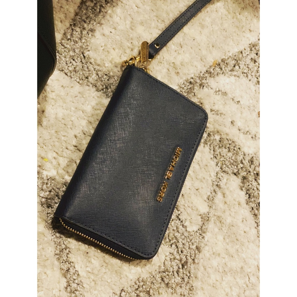 MK WALLET/ wristlet